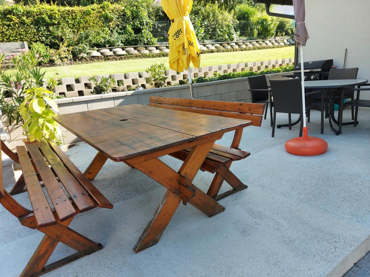 Privatzimmer Roland Hutten Exteriör bild