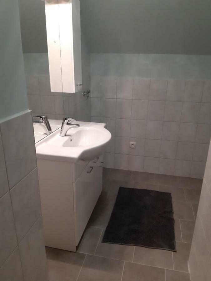Privatzimmer Roland Hutten Exteriör bild